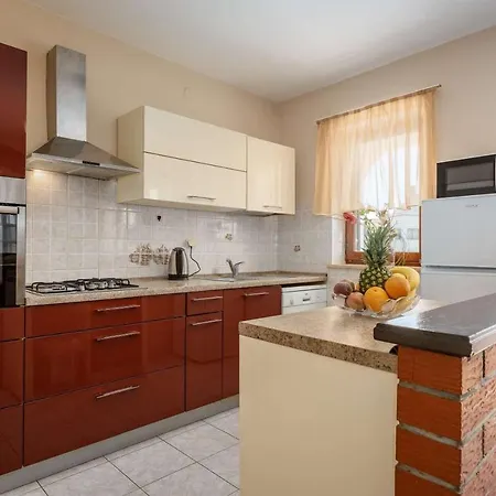 Apartament Ulika&malvazija&ruza Višnjan